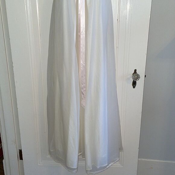 Vtg Cheoette (Eye-Ful Lingerie) white long nylon short sleeve robe/nightgown set - Picture 3 of 15